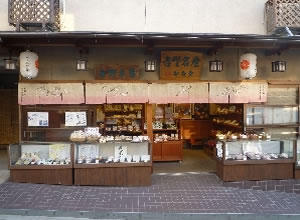 歌藤　御芳堂
